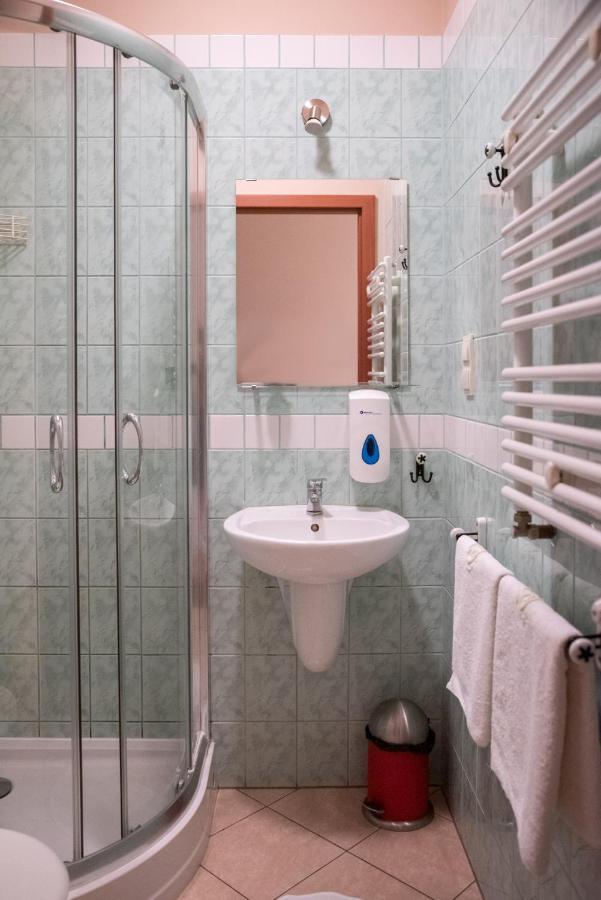 Agroturystyka Pod Modrzewiami Nowy Tomyśl Buitenkant foto