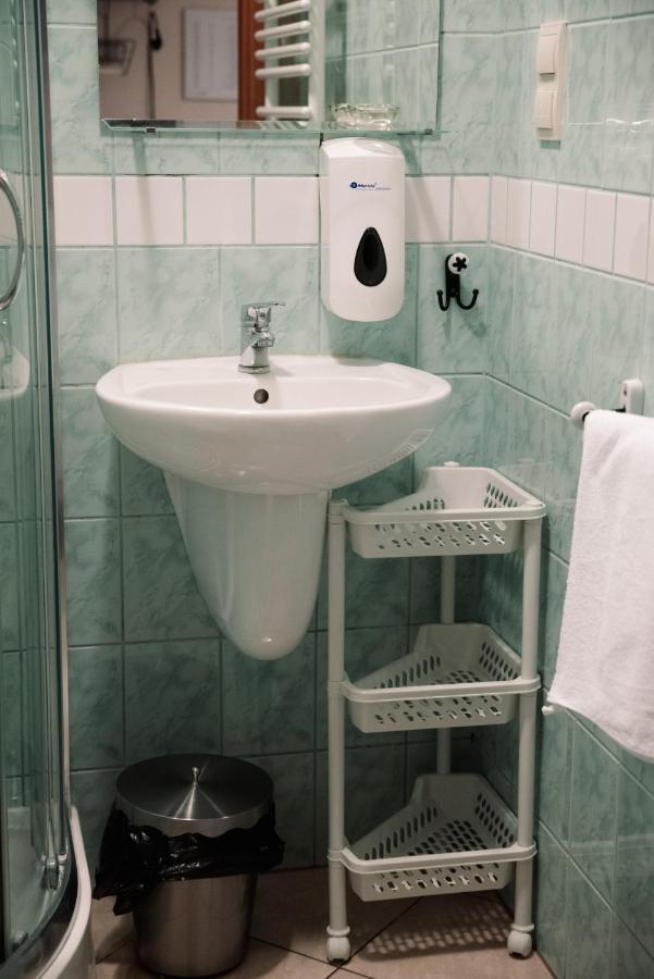 Agroturystyka Pod Modrzewiami Nowy Tomyśl Buitenkant foto