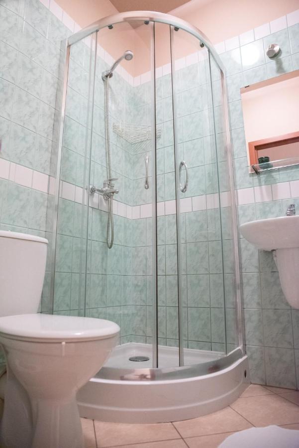 Agroturystyka Pod Modrzewiami Nowy Tomyśl Buitenkant foto